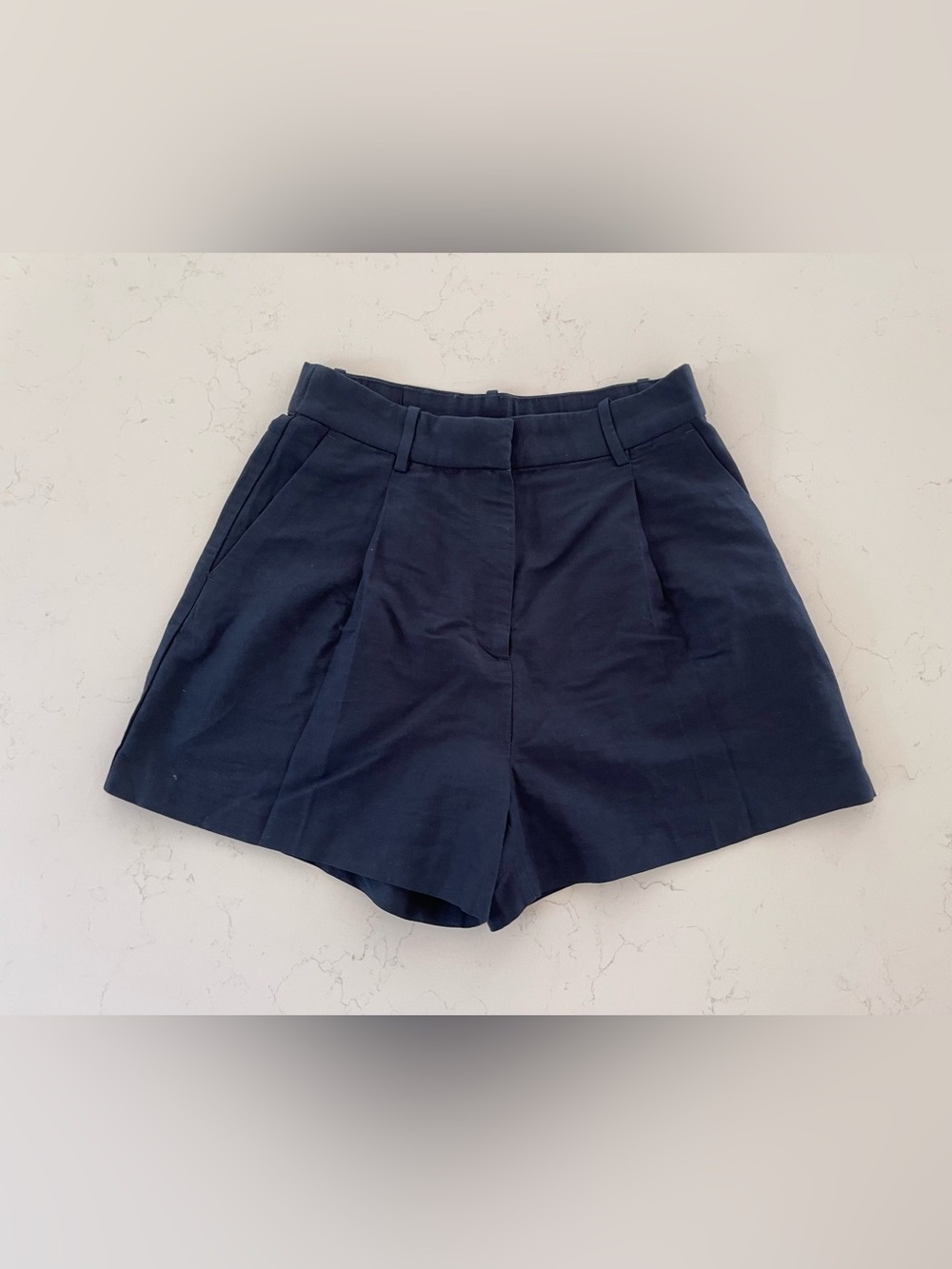 H&M High-Waist Pleated Shorts - Navy
